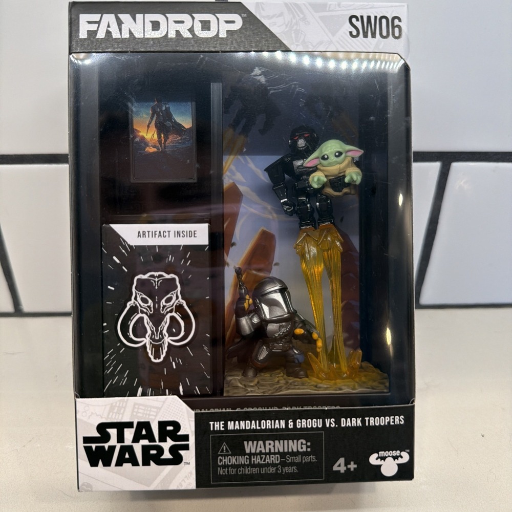 Fandrop Star Wars SW06 The Mandalorian & Grogu Vs. Dark Troopers NIB OOP NEW!!